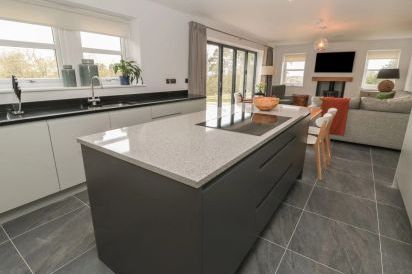 The Smithy Stylish Retreat 7