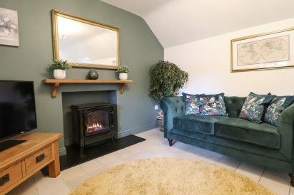 The Talkhouse Cottage 6
