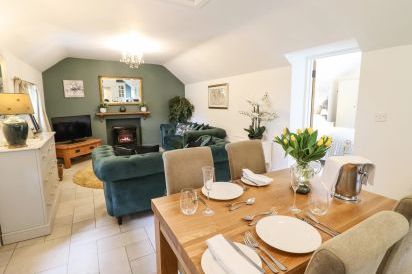 The Talkhouse Cottage 11