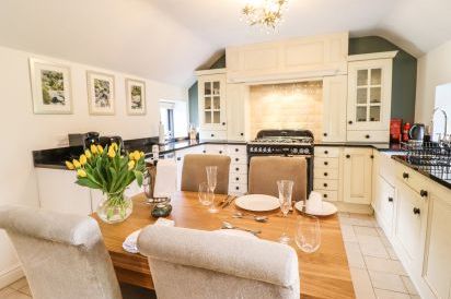 The Talkhouse Cottage 14