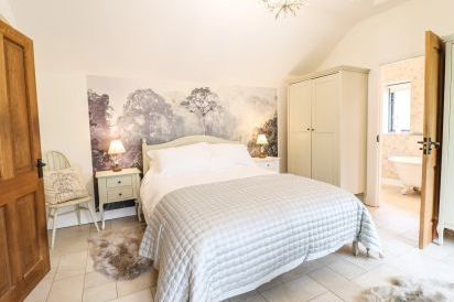 The Talkhouse Cottage 15