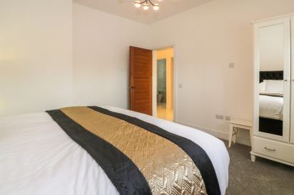 The Vestry 25