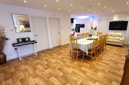 Top Of The Lane Luxury Holiday Apartment 14