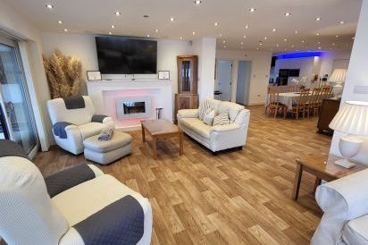 Top Of The Lane Luxury Holiday Apartment 15