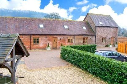 Trooper's Dog-Friendly Cottage 21