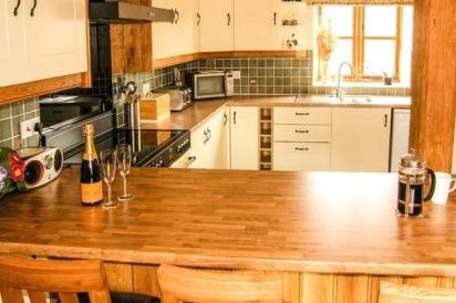 Trooper's Dog-Friendly Cottage 9