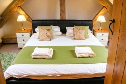 Trooper's Dog-Friendly Cottage 16