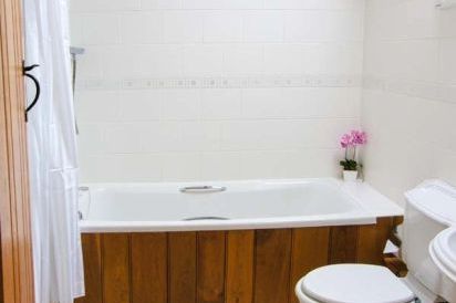 Trooper's Dog-Friendly Cottage 20