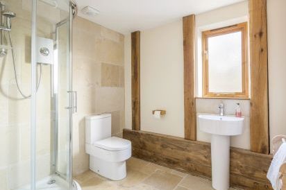 Ty Camlad Converted Barn 17