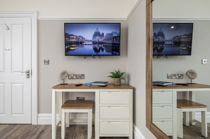 Ty Glas Beach House 3