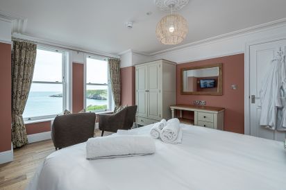 Ty Glas Beach House 11