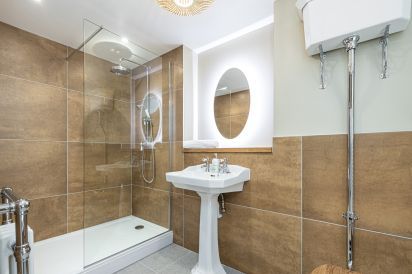 Ty Glas Beach House 16