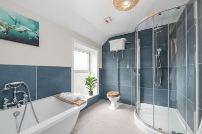 Ty Glas Beach House 14