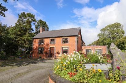 Ty Newydd 1