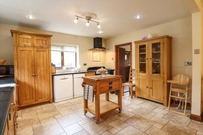 Ty Newydd 16