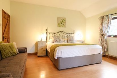Ty Newydd 24