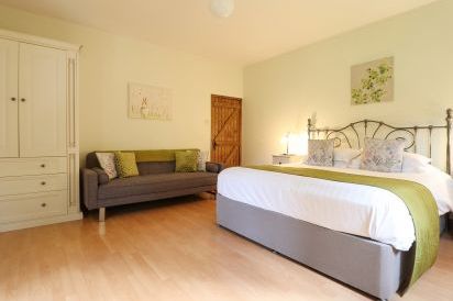 Ty Newydd 25
