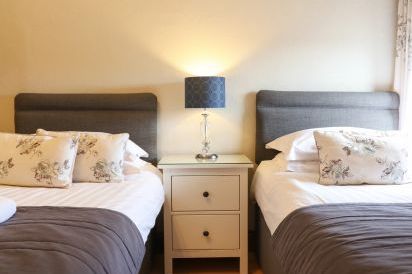Ty Newydd 30