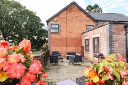 Ty Newydd 63