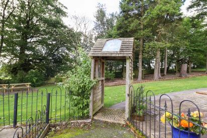Ty Newydd 72