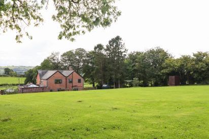 Ty Newydd 80