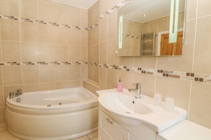 Tyddyn Goronwy Beach Cottage, Talybont, North Wales  41