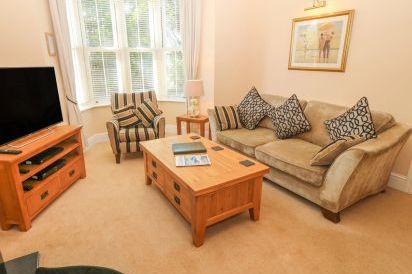 Tyddyn Goronwy Beach Cottage, Talybont, North Wales  8