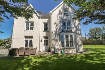 Tyddyn Goronwy Beach Cottage, Talybont, North Wales  2