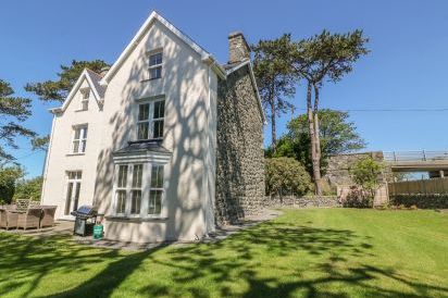 Tyddyn Goronwy Beach Cottage, Talybont, North Wales  42