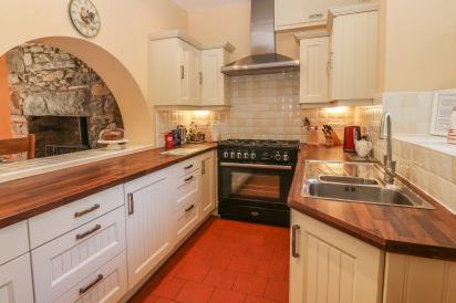 Tyddyn Goronwy Beach Cottage, Talybont, North Wales  13