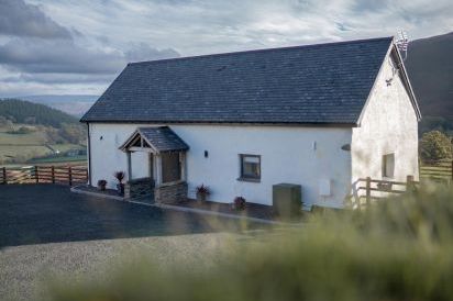 Tyn Llwyn Barn