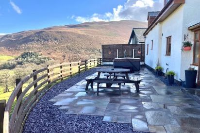 Tyn Llwyn 1