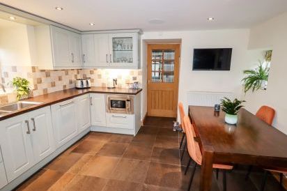 Tyn Y Ceubren Bach at Evelyns Retreat 16