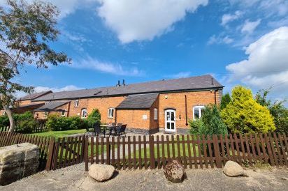 Williams Hayloft - 5 Star with Swimming Pool & Toddler Area 11