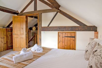 Williams Hayloft - 5 Star with Swimming Pool & Toddler Area 7