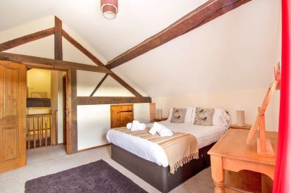 Williams Hayloft - 5 Star with Swimming Pool & Toddler Area 26