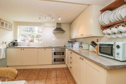 Wychwood Pet-Friendly Cottage, North York Moors & Coast  5
