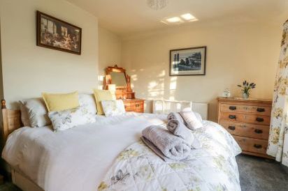 Wychwood Pet-Friendly Cottage, North York Moors & Coast  6