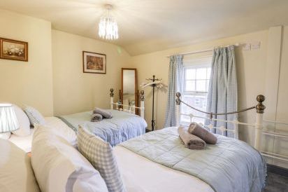 Wychwood Pet-Friendly Cottage, North York Moors & Coast  8