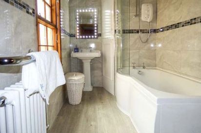Wychwood Pet-Friendly Cottage, North York Moors & Coast  10