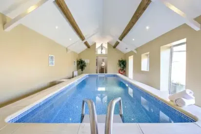 Complex leisure facilities