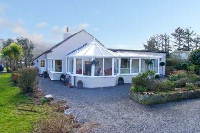 Seaview Dog-Friendly Cottage