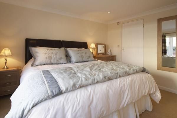 Holiday cottage Norfolk Master bedroom, luxury to die for!