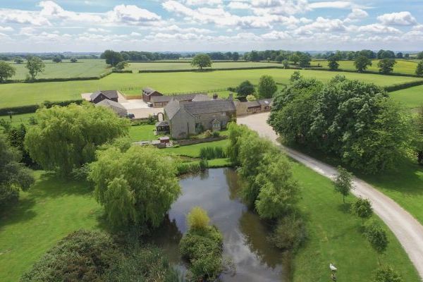 The Cotswold Luxury Manor Grange with Hot Tub & Games Barn 15