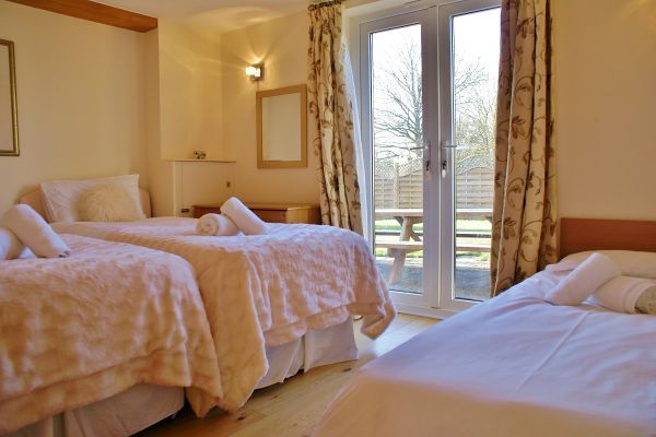 The Cotswold Luxury Manor Lodge with Hot Tub & Games Barn 12