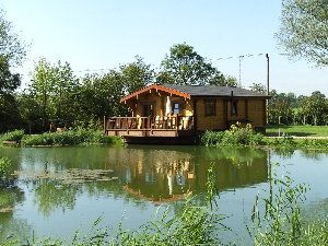 Luxurious Lakeside Timber Lodges With Hot Tubs Luxury Cottage In