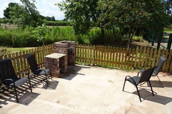 Buttercups Haybarn - 5 Star With Swimming Pool, Sports Area 16