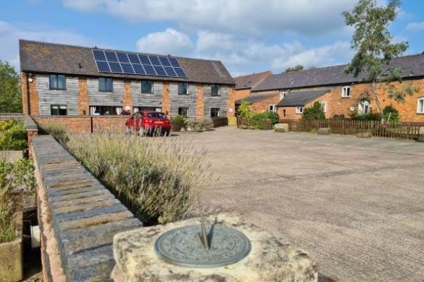 Buttercups Haybarn - 5 Star With Swimming Pool, Sports Area 23