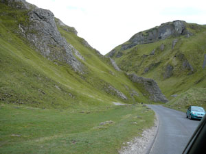 Enjoy walking on a luxury cottage break in the Peak District