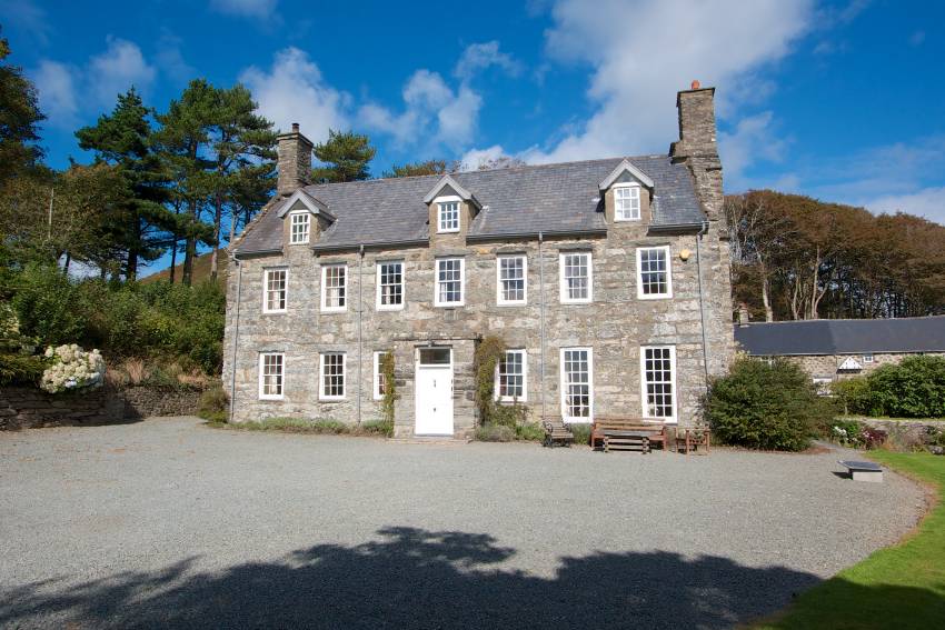 Llanfendigaid, 9 Bedroom Mansion House, Snowdonia